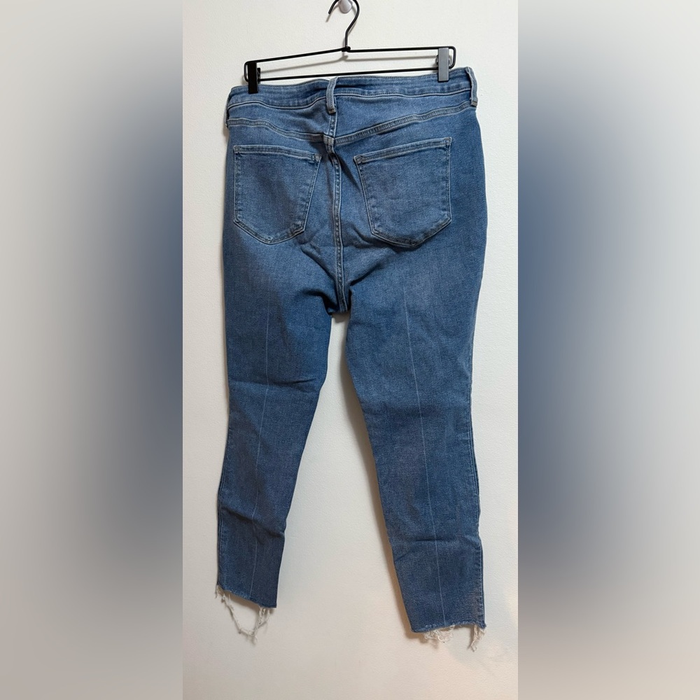 Old Navy - Women's High Rise Skinny Jeans in Medium Blue‎ with Distressed Edge - Picture 5 of 5